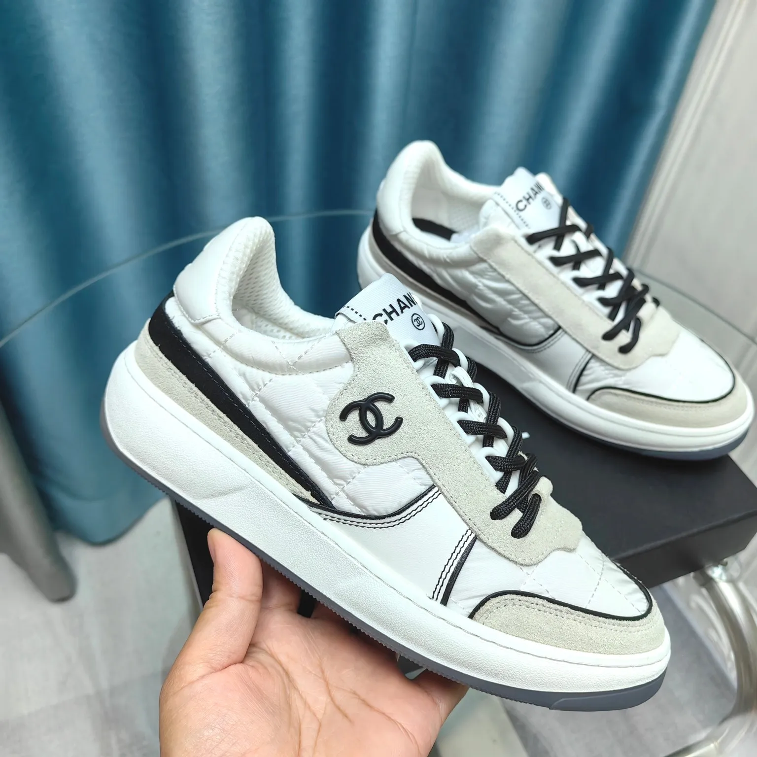 Wholesale direct sales👟👟Ex-factory price 520👟👟 Women's Shoes Factory Women's Shoes Factory Men's Style ➕10 Chanel Chanel - 2023 Counter Top Casual Sports Shoes This classic design; the upper is electro-embroidered with a variety of craftsmanship; the outsole is fashionable and sporty; the extraordinary inclusion of a variety of color matching elements... The diversified mix and match is very good-looking and versatile, and can be taken into consideration for leisure, fashion, sports, and outdoor use. Counter boutique packaging complete set for women 35-40 and men 39-45 (44.45 size custom-made)